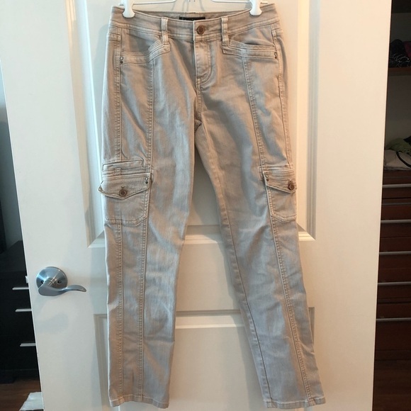 WHBM Blanc Slim Ankle Cargo Jeans Size 2 R - Picture 1 of 16